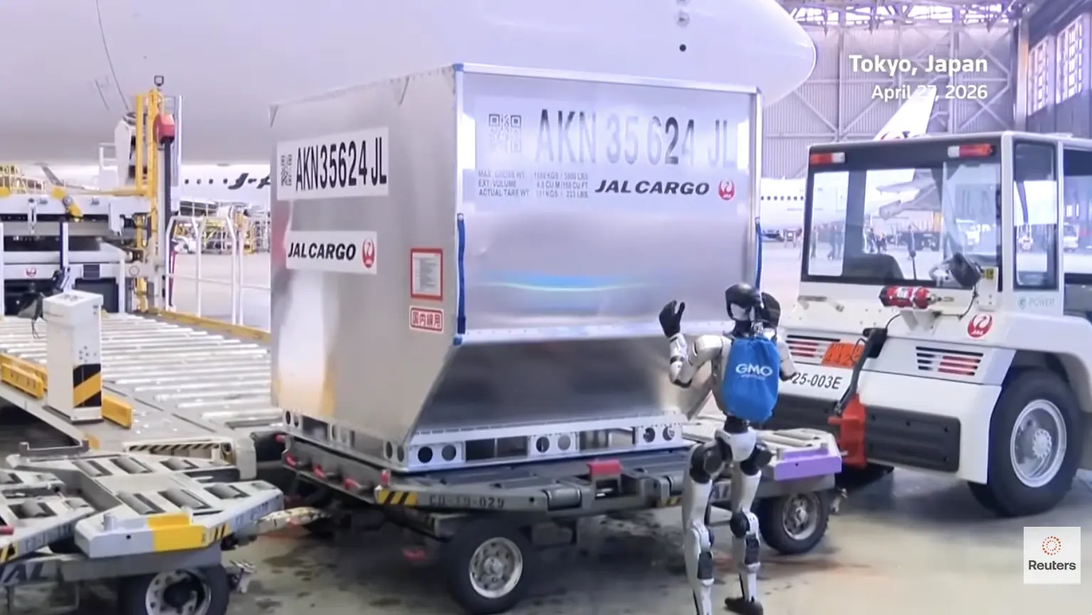 Humanoid robot trials as baggage handler at Tokyo airport